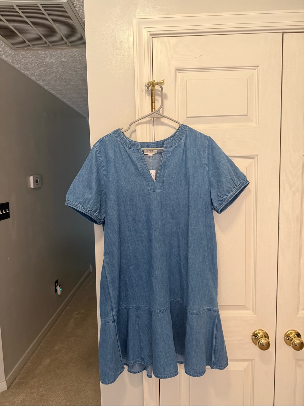 LOFT outlet Medium Light Blue Denim Short-Sleeve Dress with tags